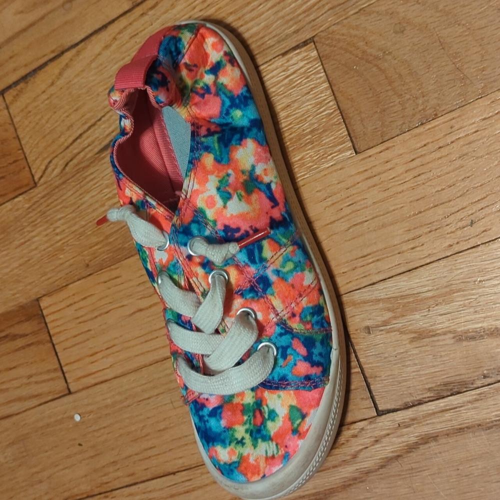 Shoes - Picture 2 of 3